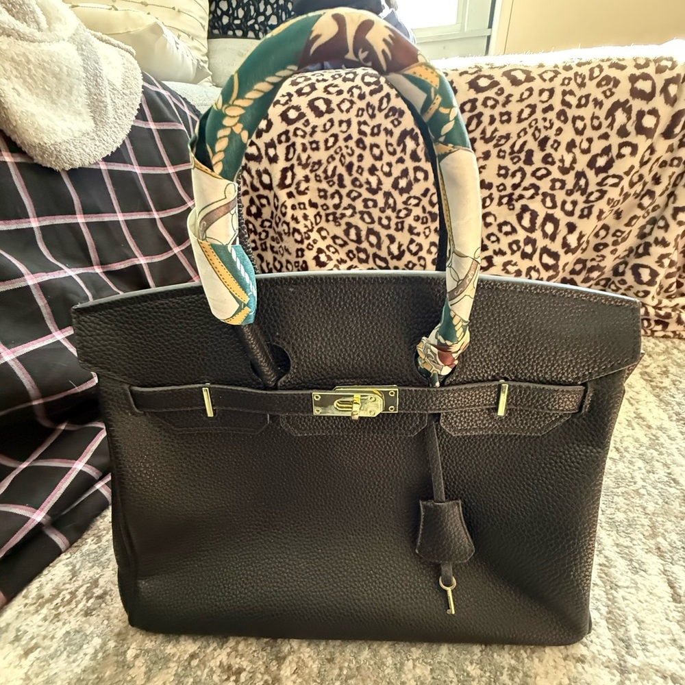 Elegant Black Handbag with Scarf Handle